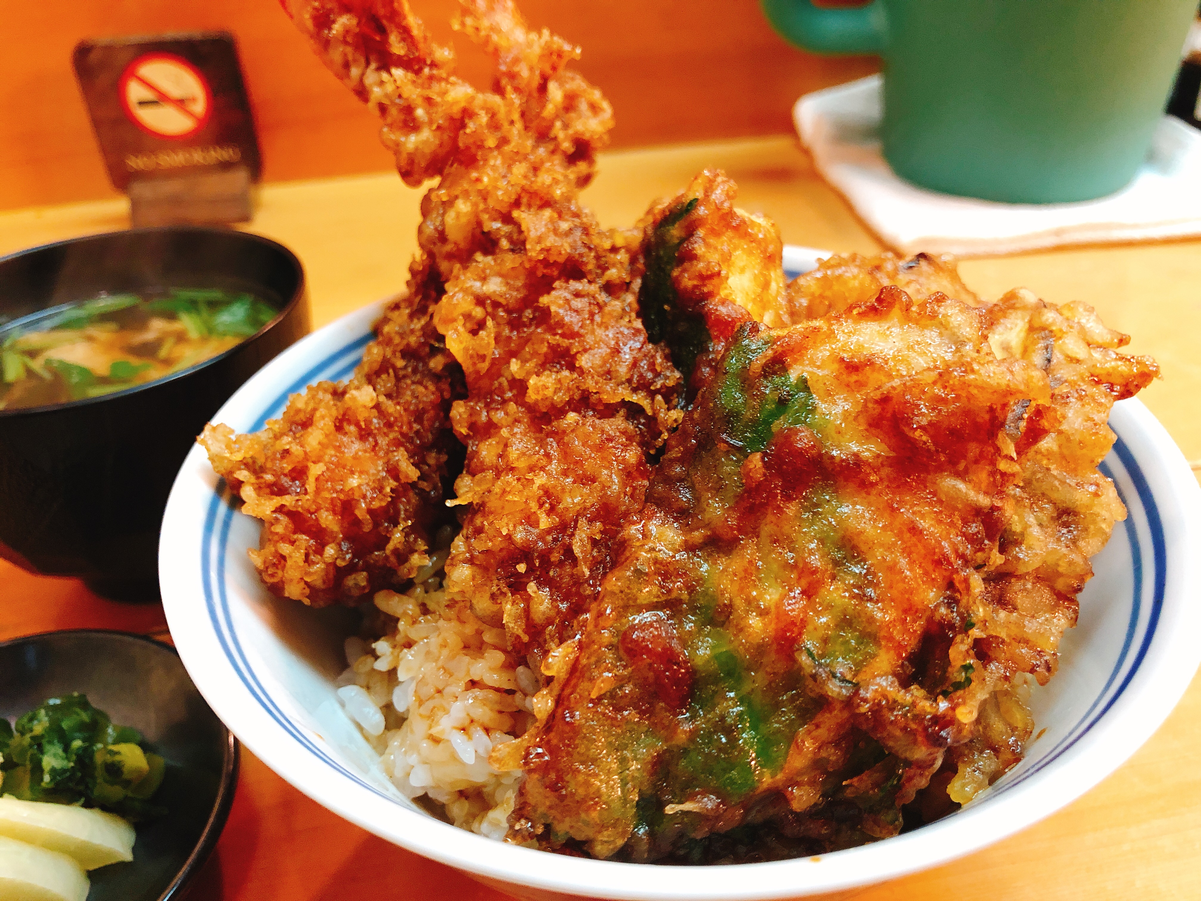 梅田 天ぷら 天富 サクサク天ぷらと濃い味がクセになる 大阪では珍しい絶品関東風天丼で豪華な北新地ランチを堪能 ひろうすの食べ飲み遊び